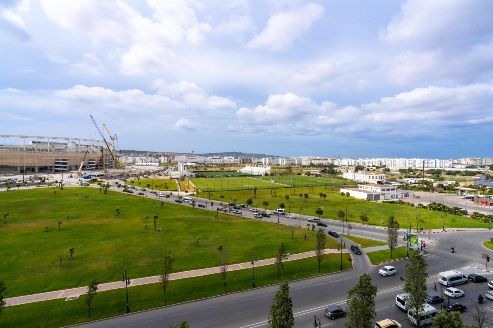 Glorious Garden, Familial, Face Au Stade Ibn Batouta, Espaces Verts, Proche Aeroport, Parking, Wifi, Ac, Iptv